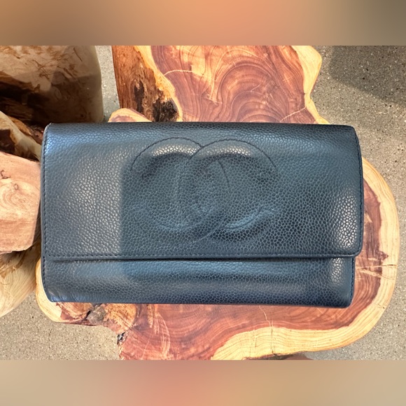 Vintage CHANEL Black Caviar Leather CC Logo Envelope Wallet - Picture 1 of 13